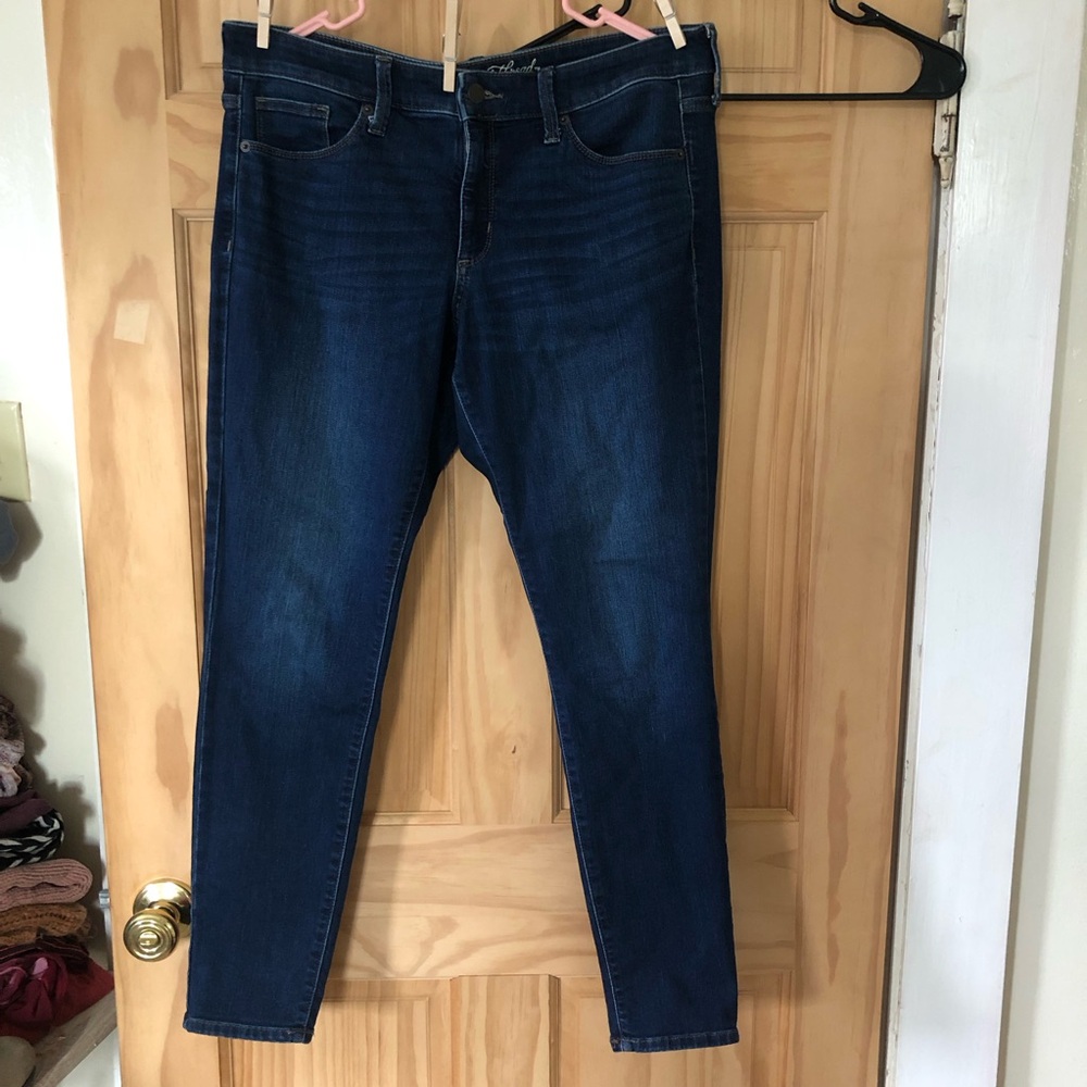 Universal Thread Dark Wash Skinny Jeans Sz 10